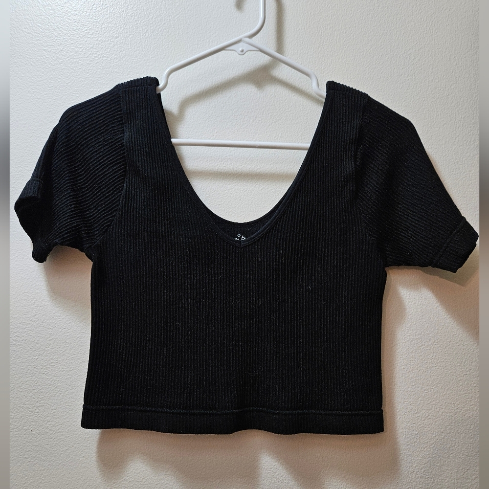 Black Ribbed Crop Top